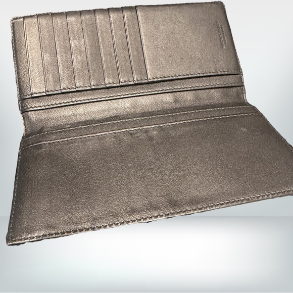 Authentic Bottega Veneta Snakeskin Embossed Bifold Wallet - Picture 5 of 6